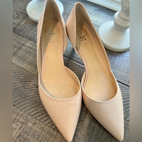 Vince Camuto Shoes Vince Camuto Pump In A Soft Pink Color With Low